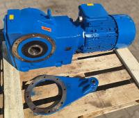 Motoreduktor kątowy 15 kW 54 obr./min.