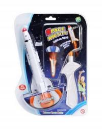 Rakieta ze światłem wystrzeliwana ze spadochronem