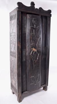Sztuka Afryki ciekawa szafa rzeźbiona Kongo 189x78x40 cm
