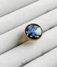 Wyjątkowy pierścionek NIEZAPOMINAJKA w żywicy, kwiaty suszone, żywica