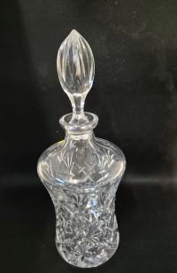 Kryształowa karafka z korkiem