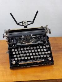 ДЕКОРАТИВНАЯ ПИШУЩАЯ МАШИНКА MERZ /ТРИДЦАТЫЕ ГОДЫ /СЛУЧАЙНАЯ / НЕИСПРАВНАЯ