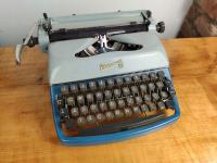 СИНЯЯ ПИШУЩАЯ МАШИНКА RHEINMETALL KST-RETROSFERA