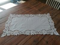 BAWEŁNIANY OBRUSIK SERWETA HAFT RICHELIEU 54 x 96 Nr.6