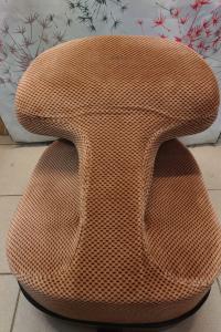 Эргономичное офисное кресло на коленях rehabilit. dizain vintage