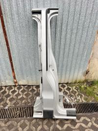 POSZYCIE PRAWY SŁUPEK RENAULT TRAFIC III IV 3 4 VIVARO B ŚRODKOWY