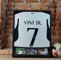 Vinicius JR, Real Madryt - koszulka z autografem w ramie (zag)
