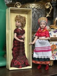 LALKA KOLEKCJONERSKA PORCELANOWA LALECZKA DAMY Z MINIONEJ EPOKI - 2 SZT