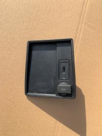 Полка лоток держатель прикуривателя разъем USB AUX VW CADDY 2K5 2k5863284p 5q0035726N