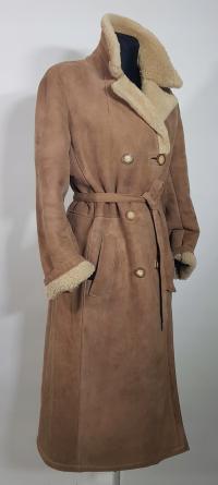 Naturalny kożuch beż trencz długi ciepły Szwajcaria owczy solidny L XL