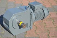 Угловой мотор-редуктор 1.5 kw. 26обр./мин. Бауэр