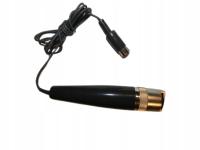 Старый серый ретро микрофон