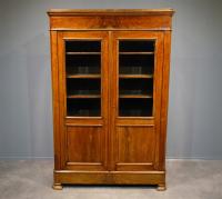 Гигантская библиотека бидермейера XIX примерно в 1820/30 г.