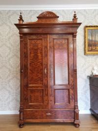 ЭКЛЕКТИЧНЫЙ ШКАФ ПОСЛЕ РЕСТАВРАЦИИ БЕРЕЗА ПЛАМЕННАЯ