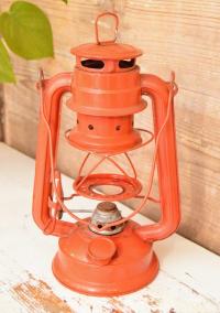 Старая оригинальная керосиновая лампа