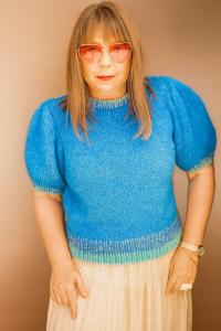 Lazurowy sweter z alpaki i jedwabiu – ręcznie robiony, miękki, luksusowy