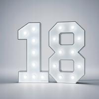 Cyfra numer 18 podświetlana LED dekoracja urodziny osiemnastka osiemnaście
