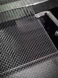 Гальванизированная сплетенная сетка 1000кс5кс1мм х-1м о / 5КС5ММ д/1мм вялое сито (1/2м2)