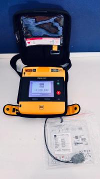 Дефибриллятор AED Lifepak 1000 польский язык аккумулятор электрод сумка