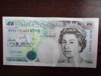 Банкнота 5 фунтов стерлингов в Англии