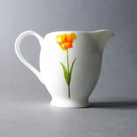 PIĘKNY MLECZNIK DZBANUSZEK PORCELANOWY POMARAŃCZOWY KWIAT bone china