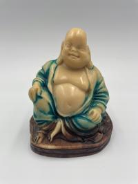 Красивая фигурка Будды из алебастра