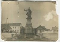 fotografia Tykocin rynek pomnik Stefana Czarnieckiego 1928