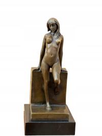 EROTYCZNA FIGURKA NAGA STOJĄCA KOBIETA AKT RZEŹBA Z BRĄZU SYGNOWANA