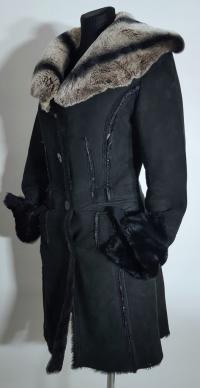 Zgrabny naturalny ciepły kożuch czarny szynszyle włoski skóra owcza M 38