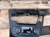 Opel Insignia A панель кондиционера 13273095