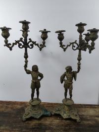 KANDELABRY ŚWIECZNIKI Z POSTACIAMI MOSIĄDZ 46CM