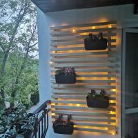 Kwietnik ścienny na balkon drabinka 64x80cm