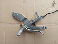 Prawy set podnóżek Yamaha YZF R1 RN09 02-03