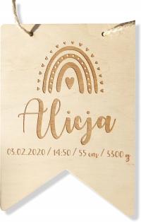 ДЕРЕВЯННЫЙ ВЫМПЕЛ С ИМЕНЕМ РЕБЕНКА