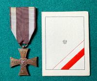 PRL Krzyż Walecznych 1944 moskiewski z legitymacją (10061)