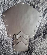 2x Skórzane karwasze ochraniacze na nadgarstki rekwizyty rycerze brązowe