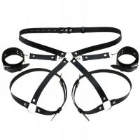 SKÓRZANY KOSTIUM BONDAGE Z KAJDANKAMI I PASKIEM NAMIĘTNE ZABAWKI EROTYCZNE