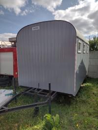 Barakowóz sanitarny z wc i prysznicem