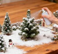 Sztuczny śnieg świąteczny - 350 ml, biały, spray o zapachu choinki