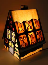 Domek z piernika lampa świąteczna, witraż Tiffany