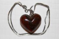Bursztynowe serce duże na srebrnym łańcuszku