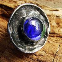Granatowy z rondem - regulowany witrażowy pierścionek
