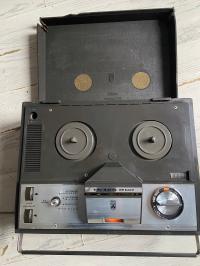 Магнитофон Grundig TK 125 серебристый