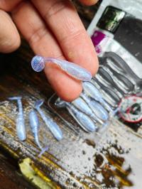 8 szt. Imitacja narybku RIPPER KOPYTO TICT BOMB SHAD 4 cm MADE IN JAPAN HIT