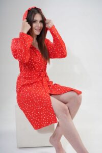 Vienetta szlafrok damski do kolan z kapturem