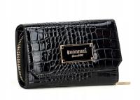 Monnari Efektowny pojemny czarny portfel damski Krokodyl Lakier Logo