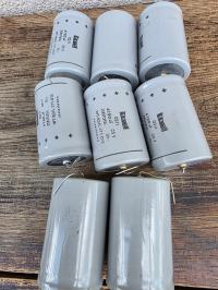 Электролитический конденсатор elwa 02/T 4700 МКФ 25В