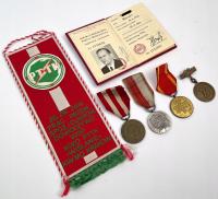 7183. PRL/PZPR, Zestaw odznaczeń, legitymacji i proporczyk - zestaw