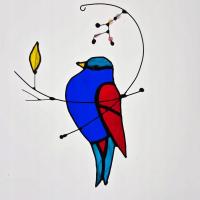 Ptaszek wiszący wykonany metodą Tiffaniego witraż wiszący