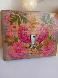 Wieszak drewniany decoupage, Kwiatowy wieszak ścienny, Prezent.